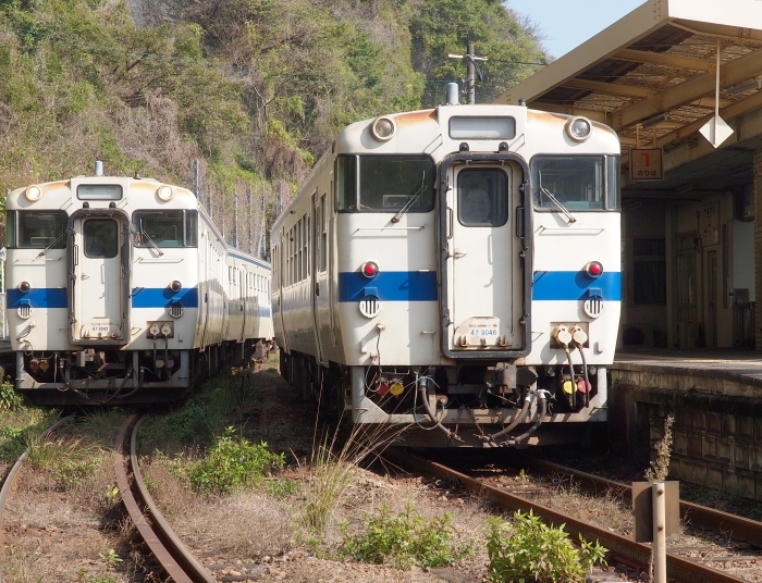 小さな列車旅　－　山川駅_c0281841_12441607.jpg