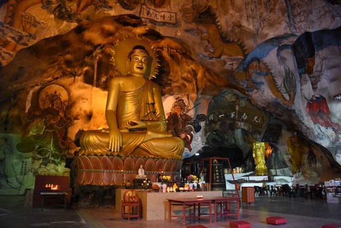 この洞窟寺院がすごい！マレーシア・イポーのペラトン（霹靂洞）PerakTong_e0171573_16431542.jpg
