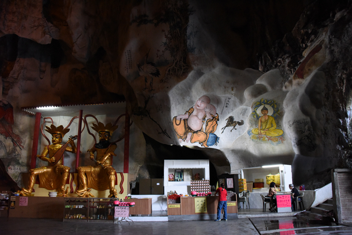 この洞窟寺院がすごい！マレーシア・イポーのペラトン（霹靂洞）PerakTong_e0171573_16433456.jpg