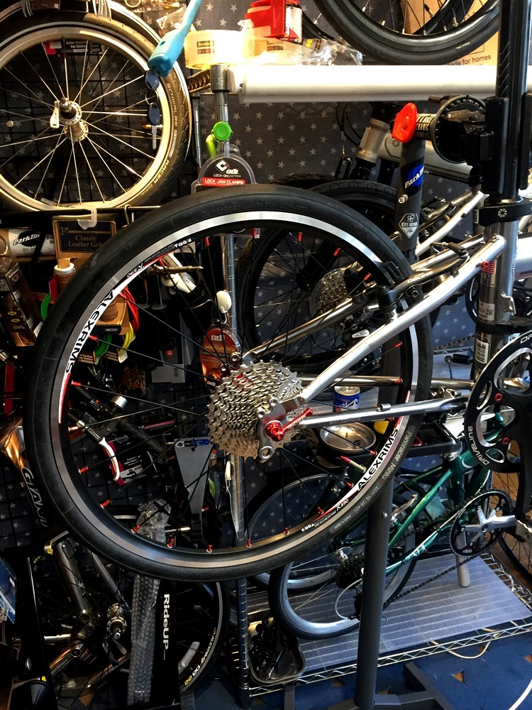 DAHON Speed Falco LTD(ダホン スピード ファルコリミテッド）をカスタム-その2 : カルマックス タジマ -自転車屋さんの  スタッフ ブログ