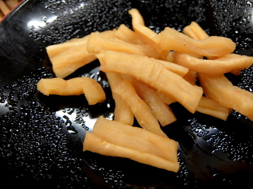 【1/26～】かつや チキンカツｘ生姜煮鶏煮込み 鶏煮込みとチキンカツの合い盛り丼 とん汁（大） 709円【期間限定】_d0188613_03582251.jpg