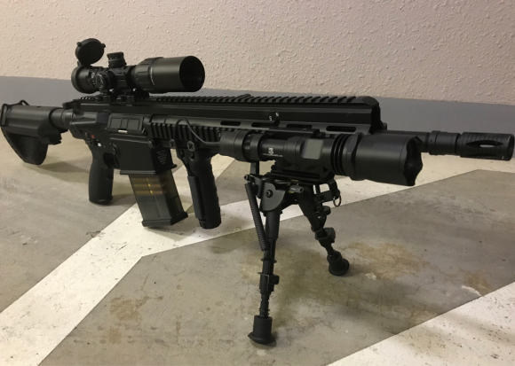 東京マルイ HK417にライト : Black Fantom