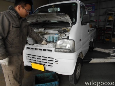 キャリイトラック 車検整備+水漏れ修理中(b゜ω^)⌒☆_c0213517_10342482.jpg