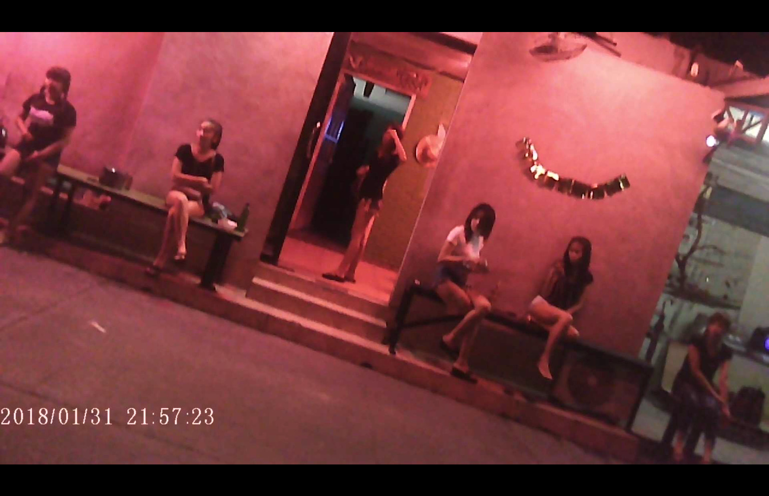 タイの置屋 パタヤ置屋（エッソ裏）2 : 暑いタイでのイロイロ