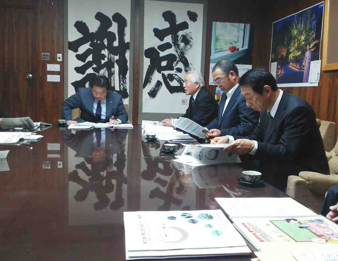 第Ⅱ期鹿島まちづくり構想を市長に報告_e0068696_14173724.jpg