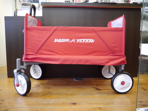 新作RADIO FLYER EZ Fold Wagon を早速組み立てました!_b0125570_10184130.jpg