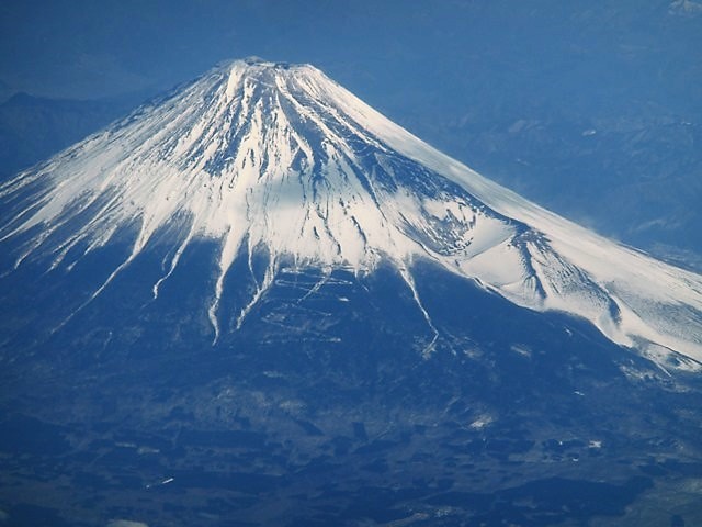 冠雪した富士山の絶景を駿河湾側からと日本海側から写真撮影、富士山の美しさは抜群_d0181492_14491950.jpg