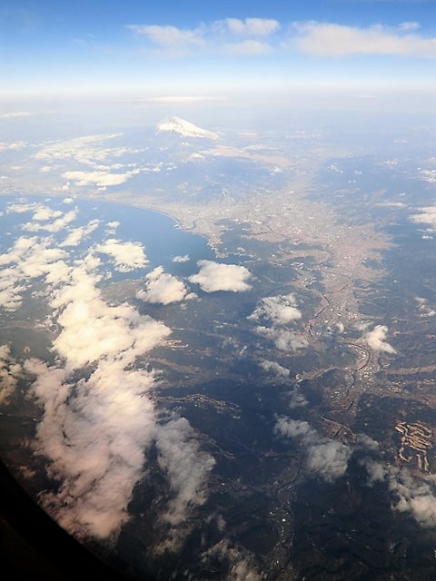 冠雪した富士山の絶景を駿河湾側からと日本海側から写真撮影、富士山の美しさは抜群_d0181492_15451373.jpg