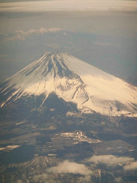 冠雪した富士山の絶景を駿河湾側からと日本海側から写真撮影、富士山の美しさは抜群_d0181492_15453080.jpg