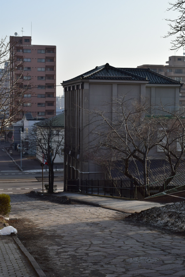 函館市末広町のヱビス商会(大正モダン建築再訪)_f0142606_05083094.jpg