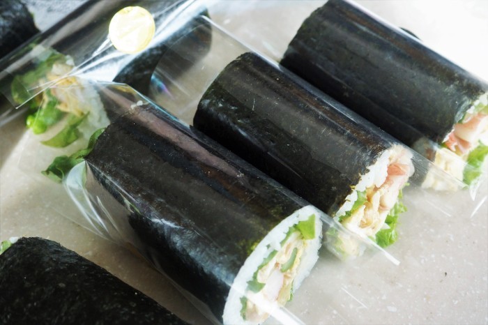 ■恵方巻【今回はあき流サラダ巻きです。】 寿司部門在籍8年！！コツを細かくご紹介です。_b0033423_17463925.jpg