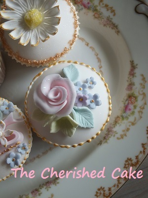 シンプルなシュガークラフトローズの作り方 The Cherished Cake