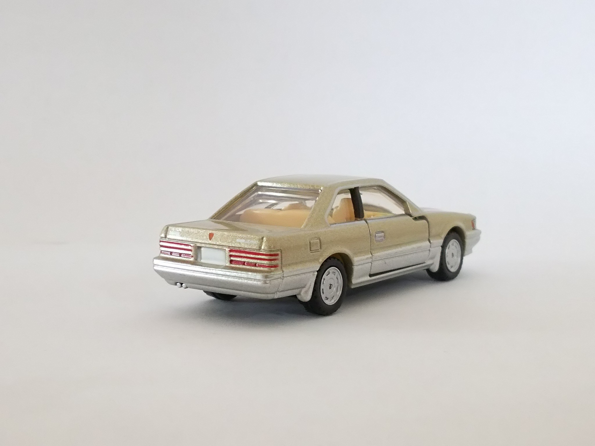 トミカプレミアム 04 日産 レパード : ミニカーショップケン