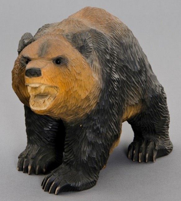 コラムリレー（第97回）木彫り熊と生きた熊 : 道南ブロック博物館施設