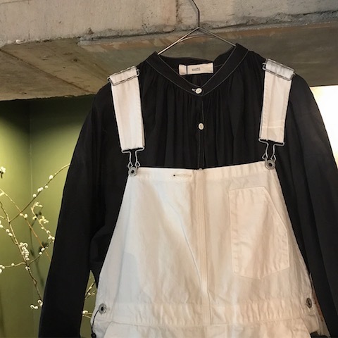 オーバーオールを女性らしく・・・_d0364239_21232646.jpg