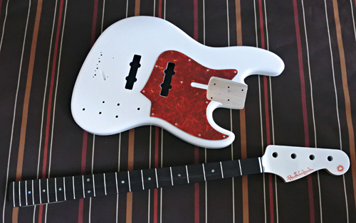 オーダーものを含むBass × 2種の塗装が完了です。_e0053731_17181880.jpg