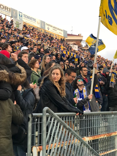 サッカー、パルマ F.C.対ノヴァーラの試合_f0172744_2328162.jpg