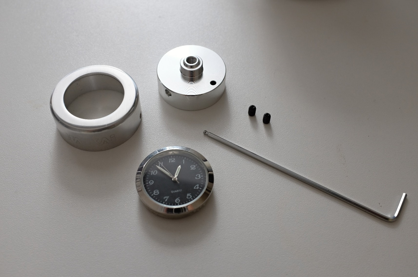 ハンドルバークロックの電池交換 : へるしーらいふ。