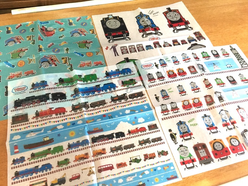 トーマスのデコパージュ上履き_d0367998_13374995.jpg