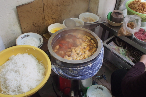 Bún riêu cua 食べ比べ_d0252505_22244073.jpeg