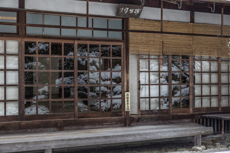 金福寺_e0051888_23573225.jpg