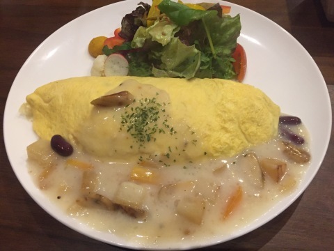 喫茶 1er ぷるみえ (シンプルバターライスに白いミネストローネソース)_e0115904_06202994.jpg