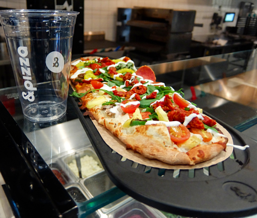 これが「未来の小売」として話題の”&pizza”NY1号店のピザ!!_b0007805_23303173.jpg