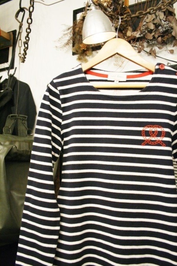 触れ合えないふれあい。入荷レディーストップス マルタンマルジェラ、DKNY、キツネ、ルミノア_f0180307_01540906.jpg