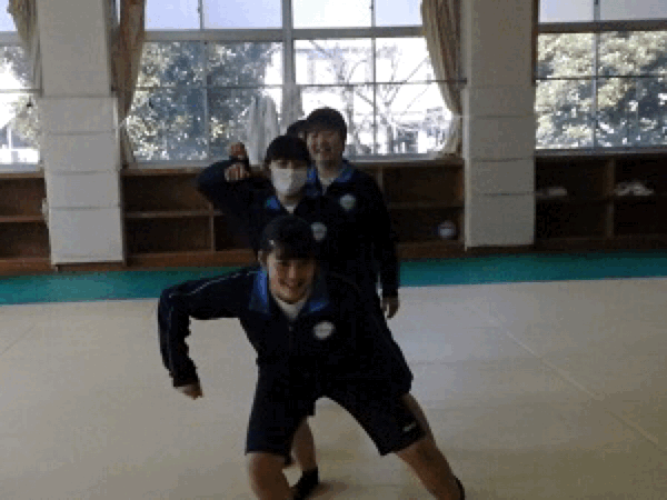 c0386412_14320147.gif