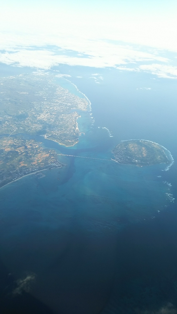 飛行機からの眺めとポークたまごおにぎり ◆沖縄の旅①◆_e0305834_10365994.jpg