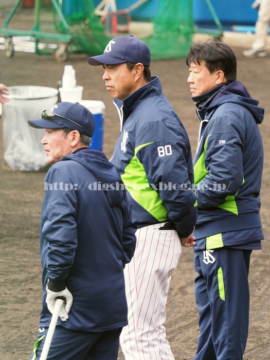 2018ﾔｸﾙﾄｷｬﾝﾌﾟ小川監督、1軍コーチ(田畑･石井弘･野口･杉村)フォト_e0222575_1623494.jpg