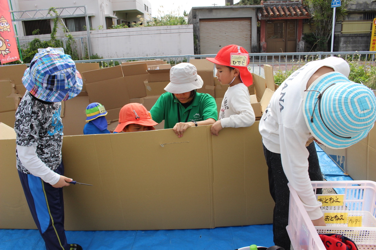 ダンボールキャンプ〔１日目〕ダンボールを使って自分たちの基地作り！はじまりました！_d0363878_12373959.jpg