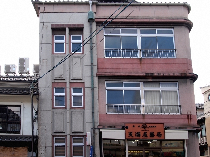 尾道市街地の近代建築１_f0116479_11441395.jpg