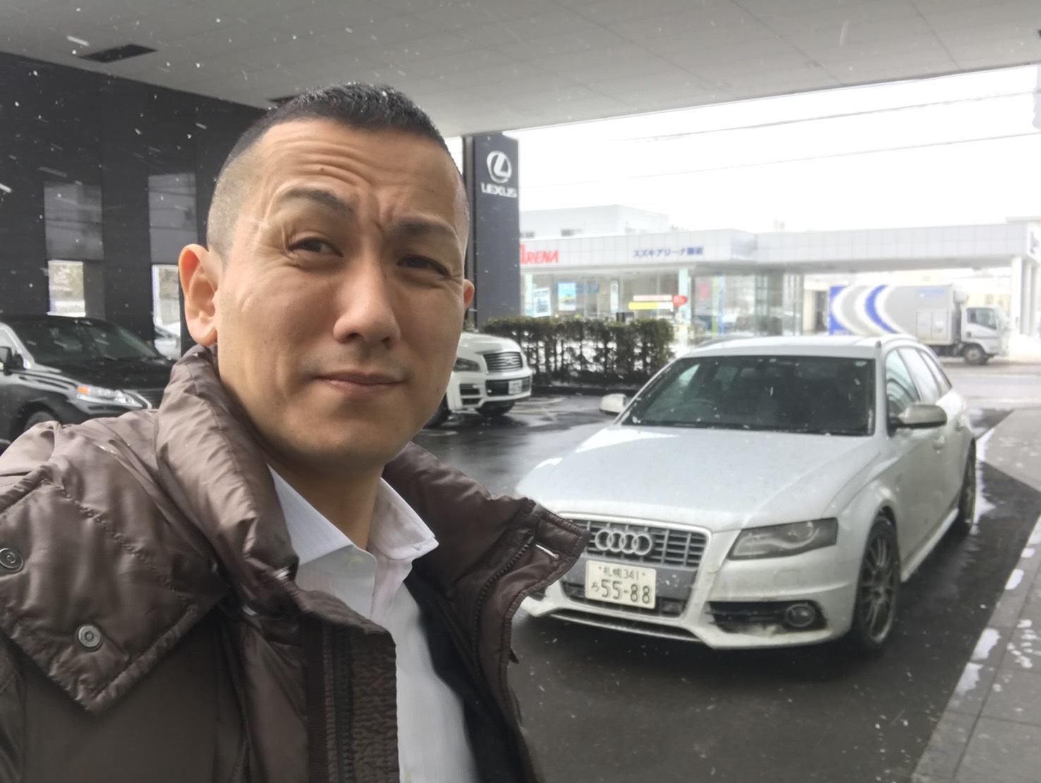 2月11日 日曜日のひとログヽ( ‘ω’ )ノ 本日、WさまLX570・Yさまハイエース納車!!_b0127002_17561774.jpg