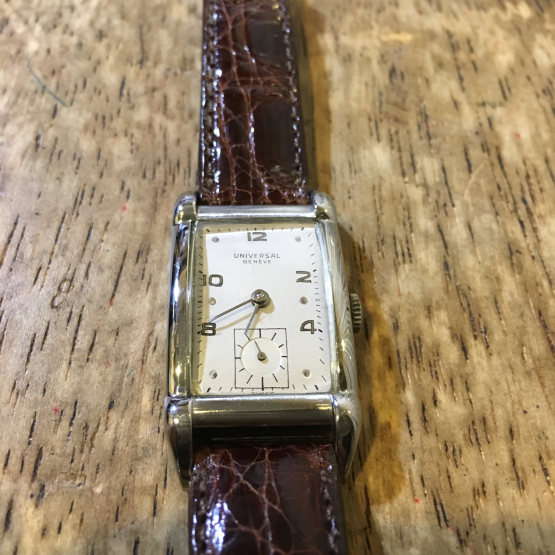 UNIVERSAL GENEVE ユニバーサル ジュネーブ 手巻き腕時計の修理