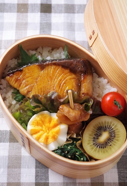 オムライス弁当、ぶりの照焼き弁当他_f0168317_00512883.jpg