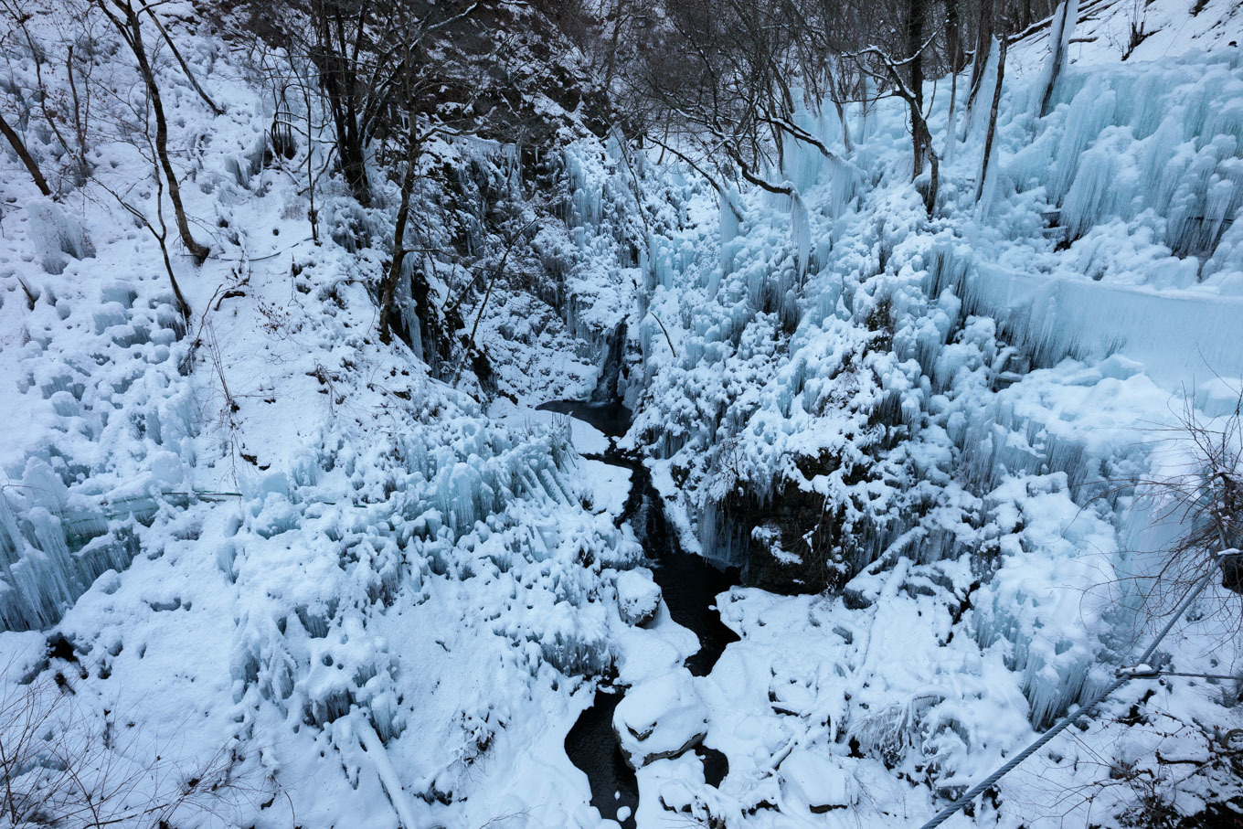 冷っけぇ～氷柱の風景「尾ノ内渓谷百景氷柱」_c0369219_19550761.jpg