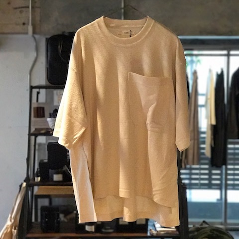 大きなポケットのTシャツ_d0364239_20272936.jpg