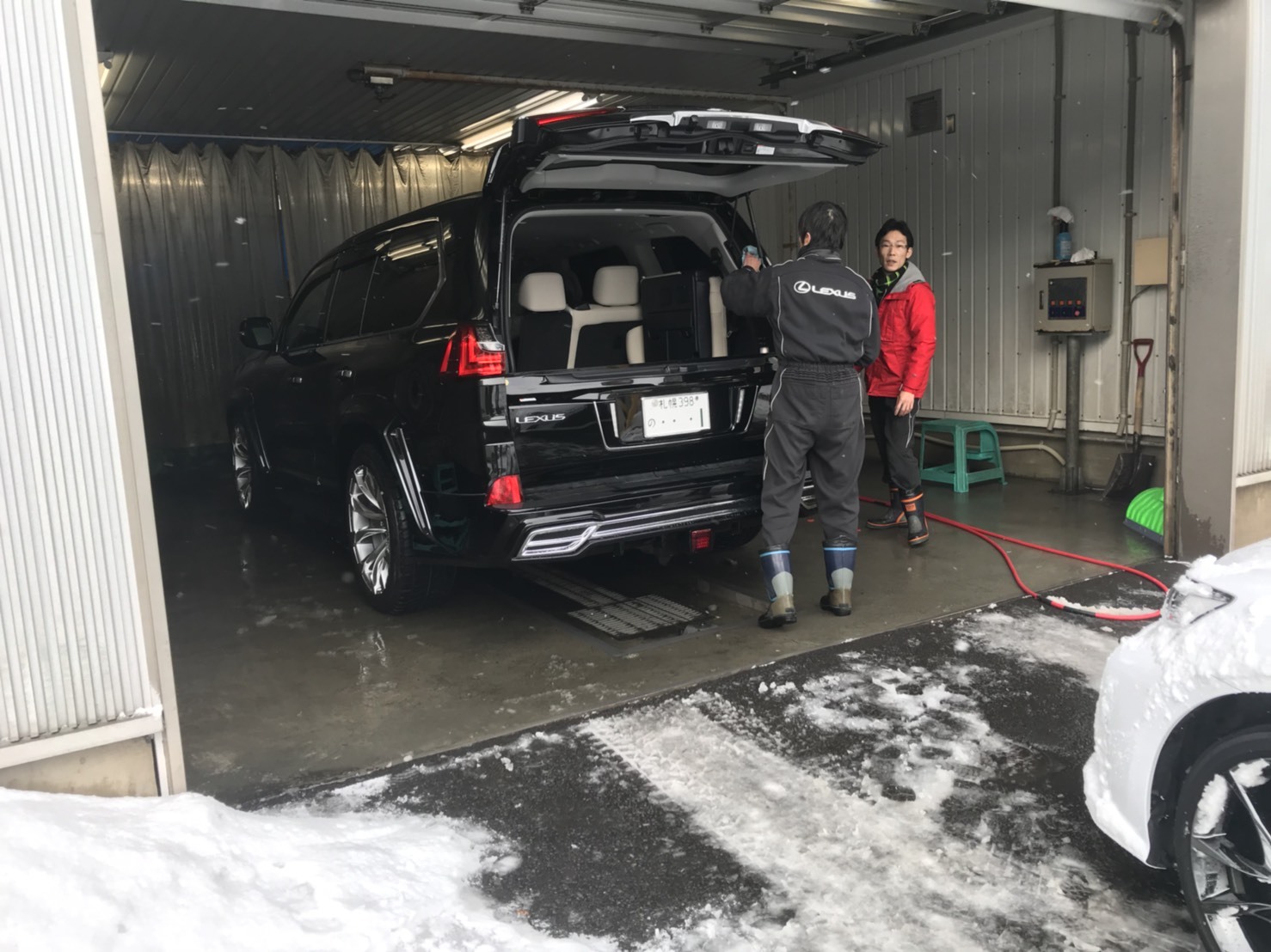 2月12日(月)トミーベース カスタムブログ☆トミーベースでWALDコンプリートをしたW様LX570☆N様LS460納車☆_b0127002_21184698.jpg