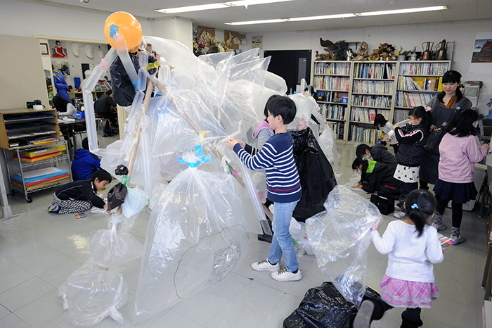 児童画クラス合作 怪獣を作ろう!_b0212226_21245203.jpg
