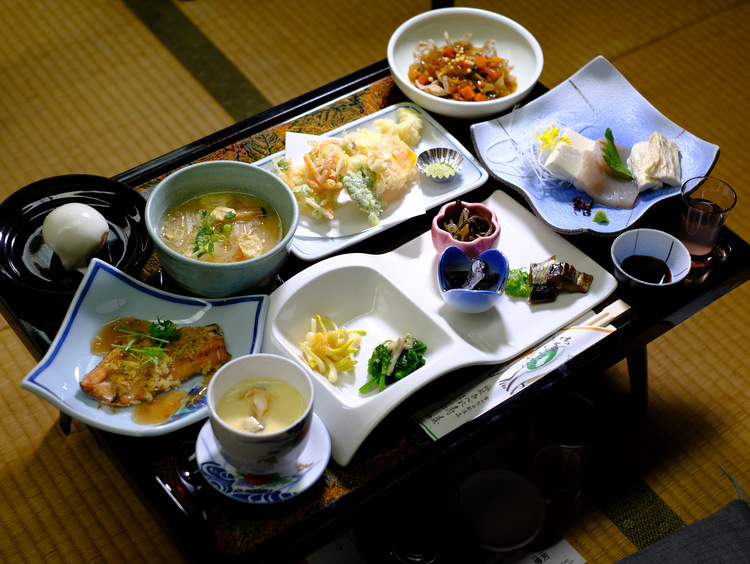 「シュワシュワ炭酸温泉であったまる！　玉梨温泉 恵比寿屋旅館＆共同浴場、八町温泉」_a0000029_10530323.jpg