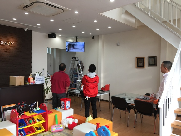 2月14日 水曜日☆佐々木ブログデビュー☆本店レディースブログ☆ランクル200新在入庫しました!!!TOMMY_b0127002_1739732.jpg