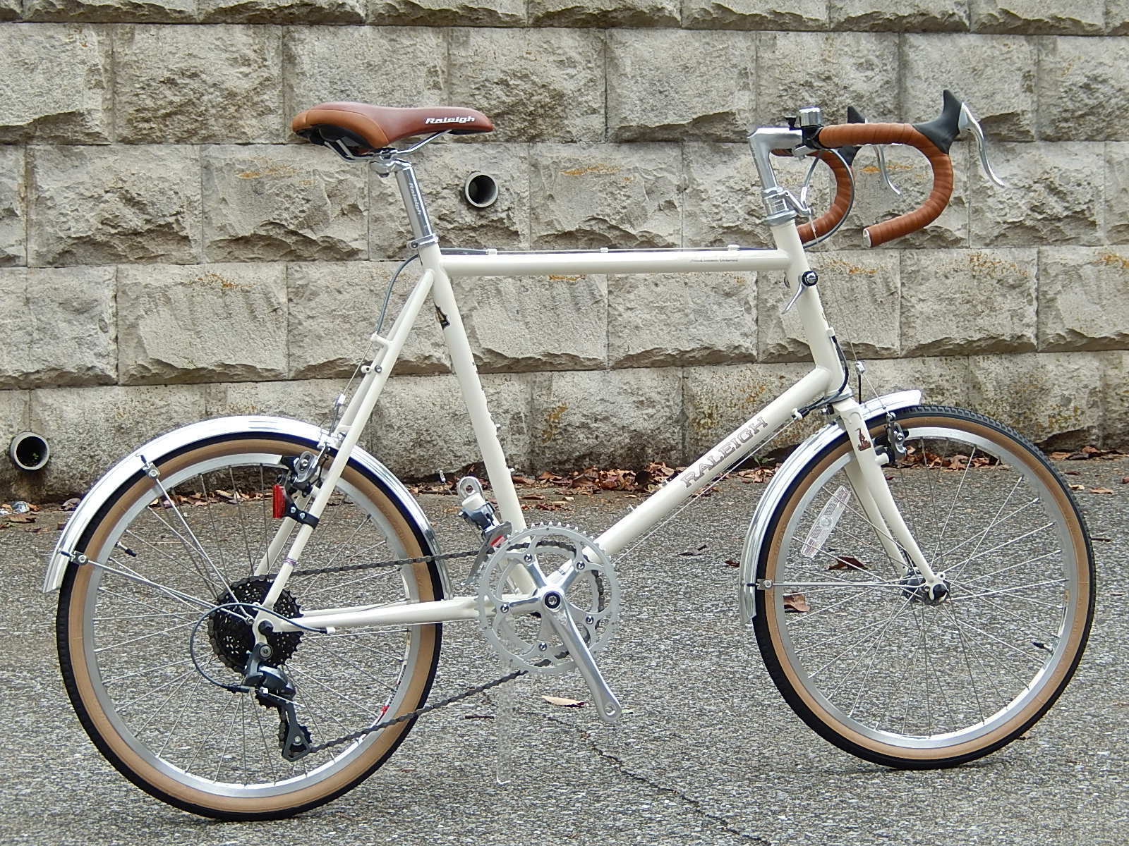 2月14日 渋谷 原宿 の自転車屋 FLAME bike前です_e0188759_19083090.jpg