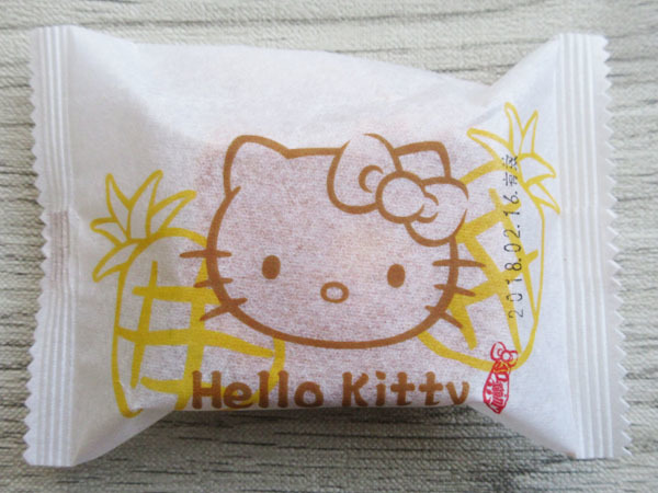 紅櫻花食品 Hello Kitty 造型鳳梨酥禮盒_c0152767_21523451.jpg