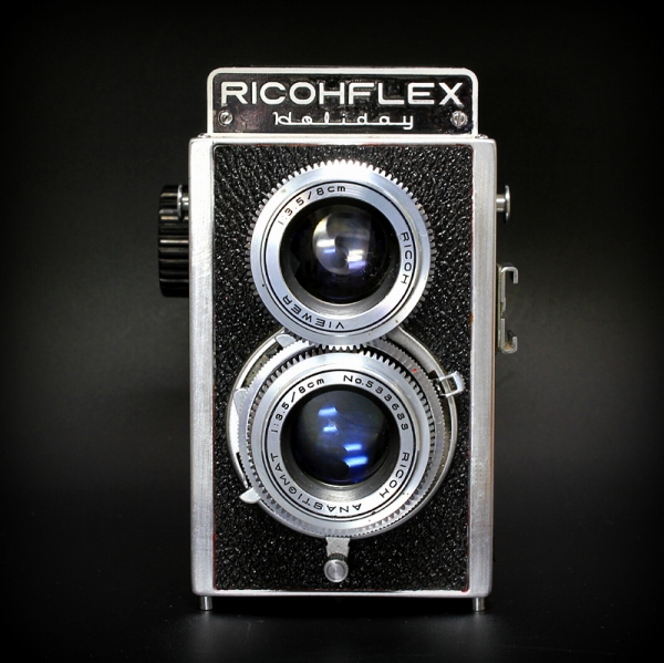 ※ 古いカメラが好きです [４４]　Ricohflex Holiday 1956_d0353401_2357776.jpg