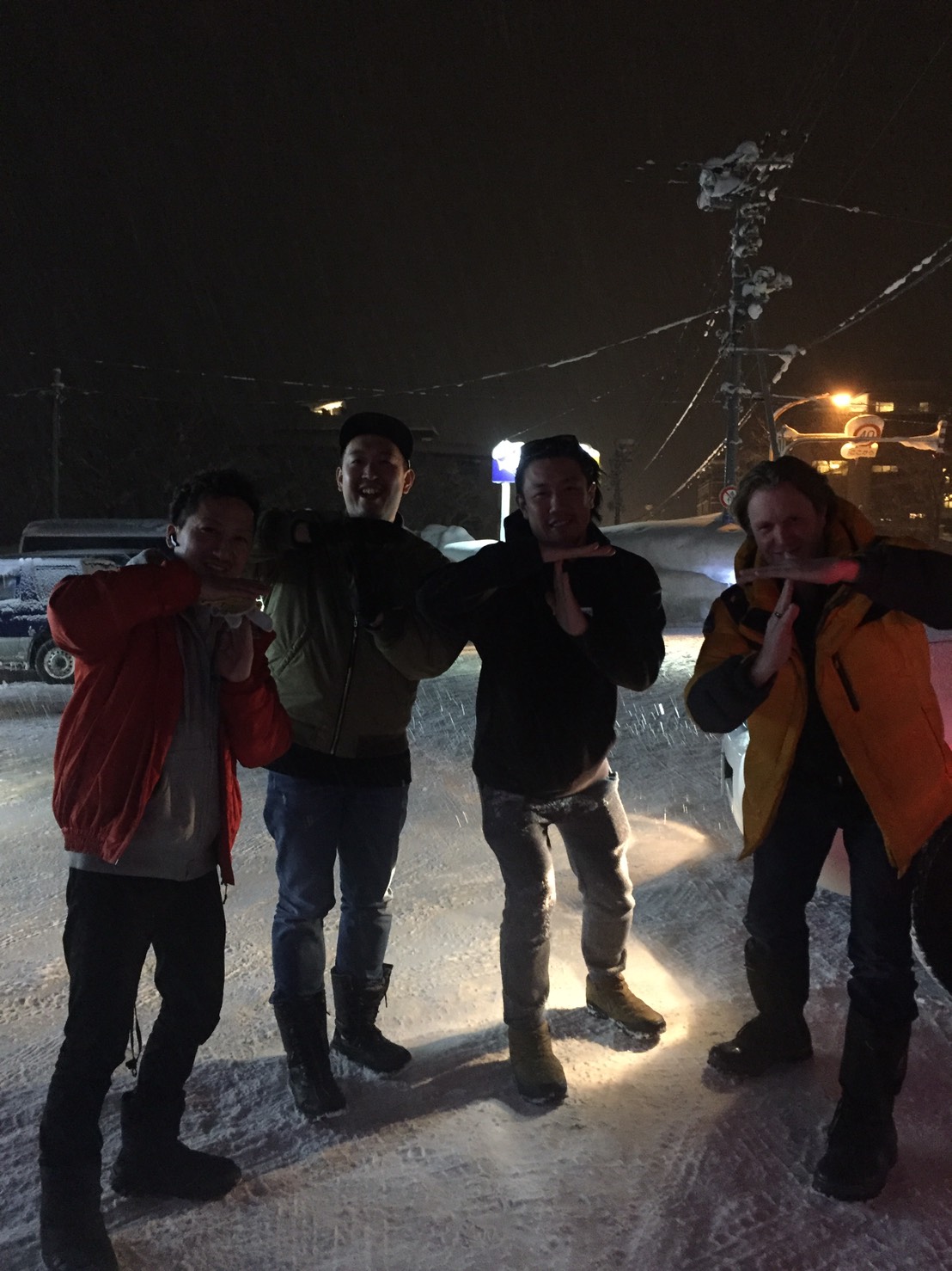 2月15日 木曜日の本店ブログ☆ランクル200ディーゼル♬ランクル・ハマー・ハイエース♬TOMMY_b0127002_17211022.jpg