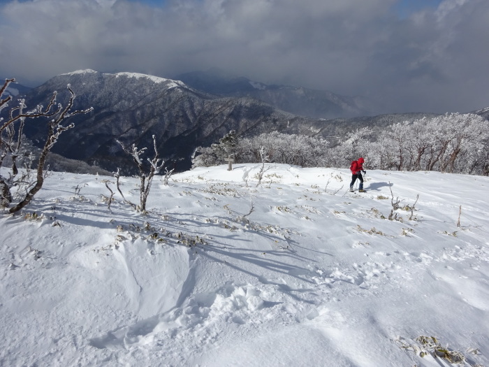 剣山　寒波が来て一日で大雪　_b0124306_23353890.jpg