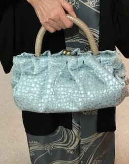 新年会・色無地にかざり錦の帯・商品紹介・ガマグチバッグ_f0181251_16351071.jpg