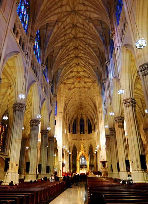 NYのセント・パトリック大聖堂が神々しく神秘的な理由_b0007805_10145066.jpg