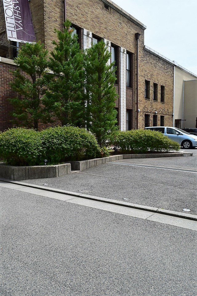 兵庫県芦屋市の芦屋モノリス(昭和モダン建築探訪)_f0142606_21340905.jpg